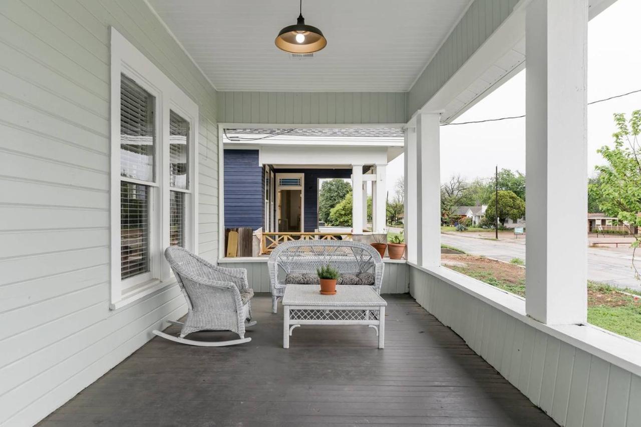Restored 1930S Uptown Bungalow 2 Min. To Magnolia Waco Eksteriør bilde