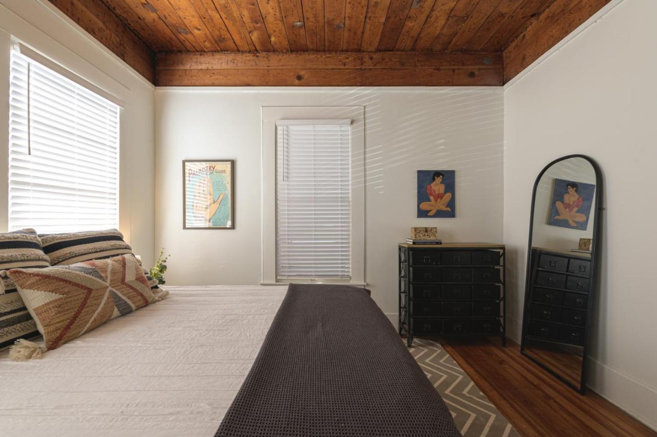 Restored 1930S Uptown Bungalow 2 Min. To Magnolia Waco Eksteriør bilde